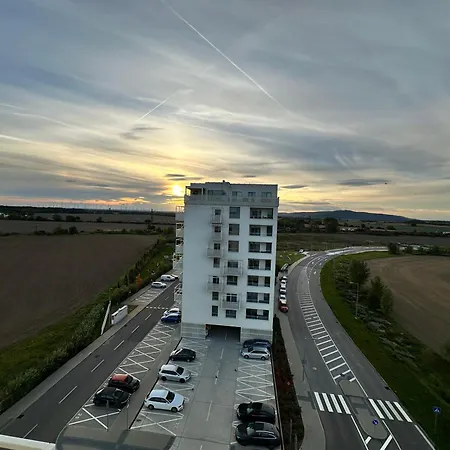 Labutia, Self-checkin, Parking, Ac Apartment *