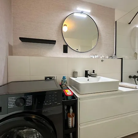 Labutia, Self-checkin, Parking, Ac Apartment *