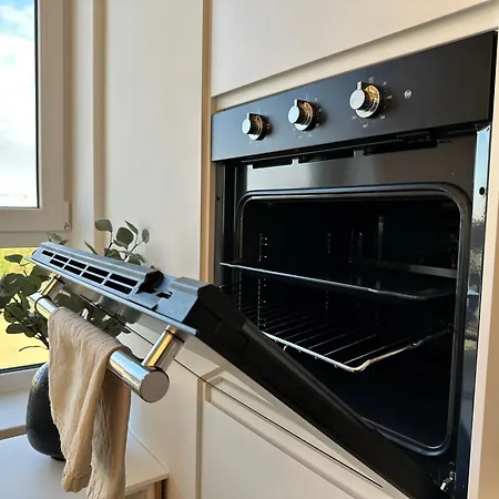 Labutia, Self-checkin, Parking, Ac * Bratislava